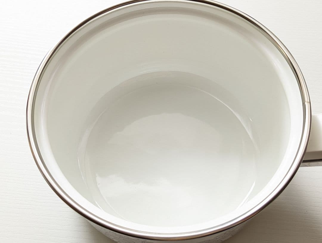 【昭和レトロ】三郷陶器　ケトル　片手鍋　琺瑯　ホーロー鍋　当時物　日本製