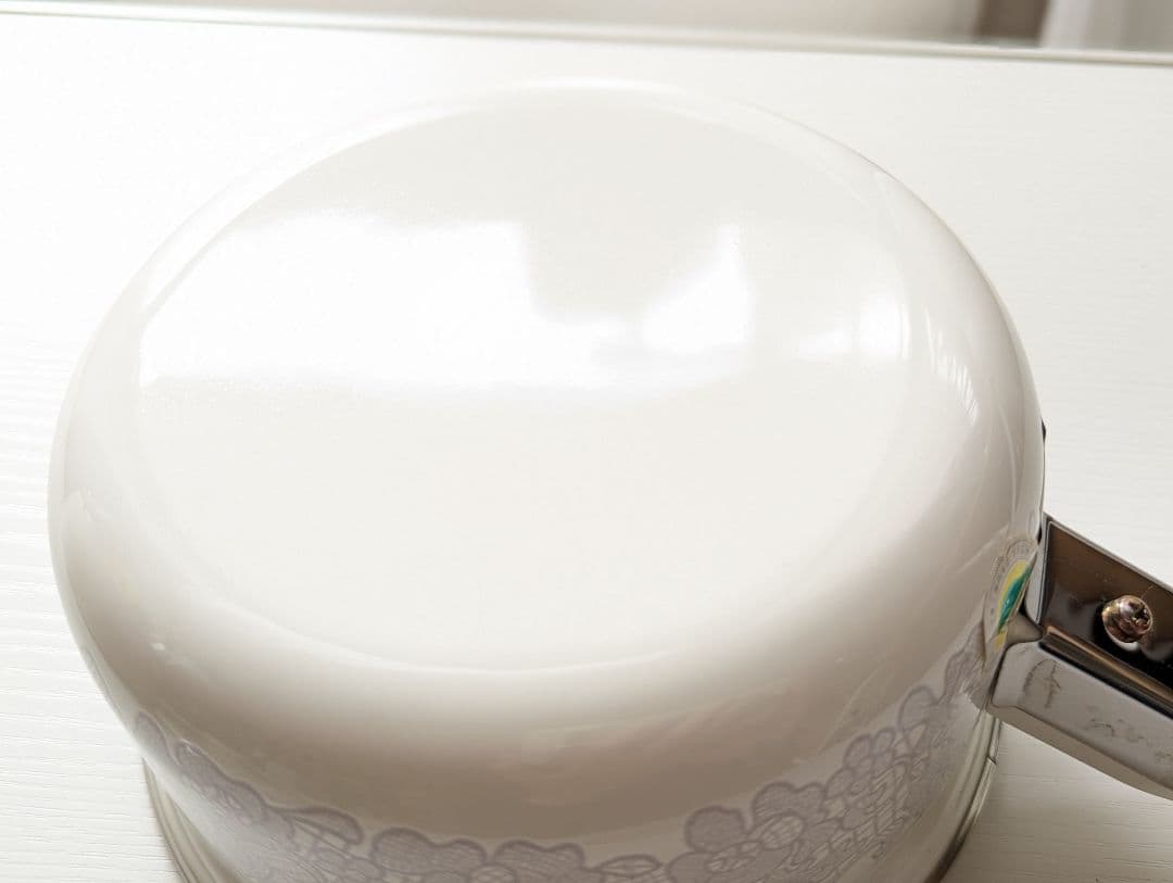 【昭和レトロ】三郷陶器　ケトル　片手鍋　琺瑯　ホーロー鍋　当時物　日本製