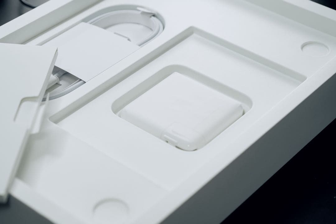 MacBook Pro M1 Pro 14インチ / 16GB / 1TB
