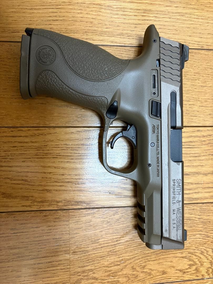 【東京マルイ】M&P9 ガスブローバック サファリランド製ホルスター付