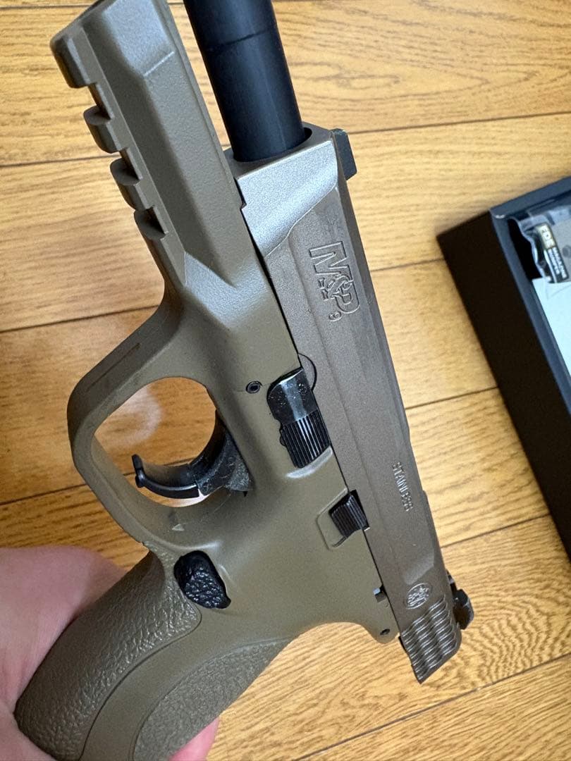 【東京マルイ】M&P9 ガスブローバック サファリランド製ホルスター付