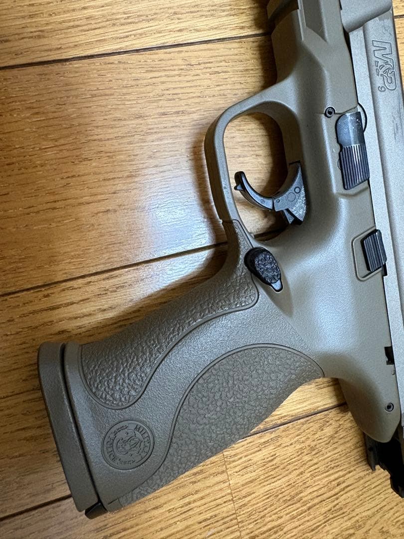 【東京マルイ】M&P9 ガスブローバック サファリランド製ホルスター付