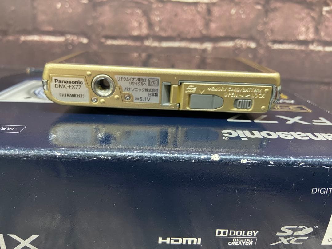 動作品　Panasonic LUMIX FX77 ゴールド　デジタルカメラ