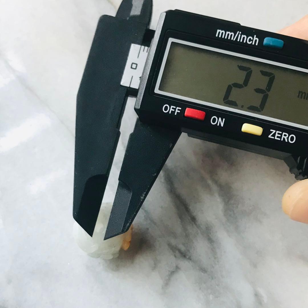 [P229-008］翡翠　ペンダントトップ　ミャンマー産　カービング