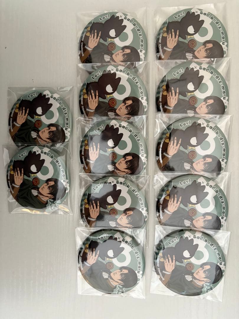 進撃の巨人 リヴァイ 缶バッジ サンリオ 12個