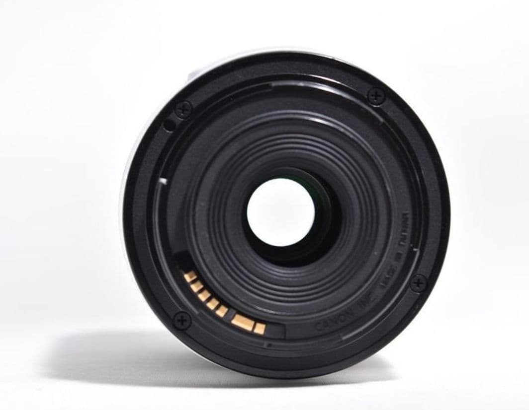 2月24日限定【希少ホワイト】Canon EOS Kiss X7 レンズキット