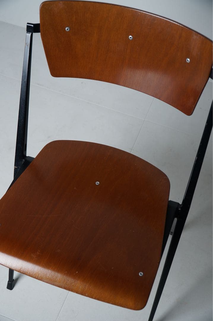 Pyramid Chair（ピラミッドチェアー）