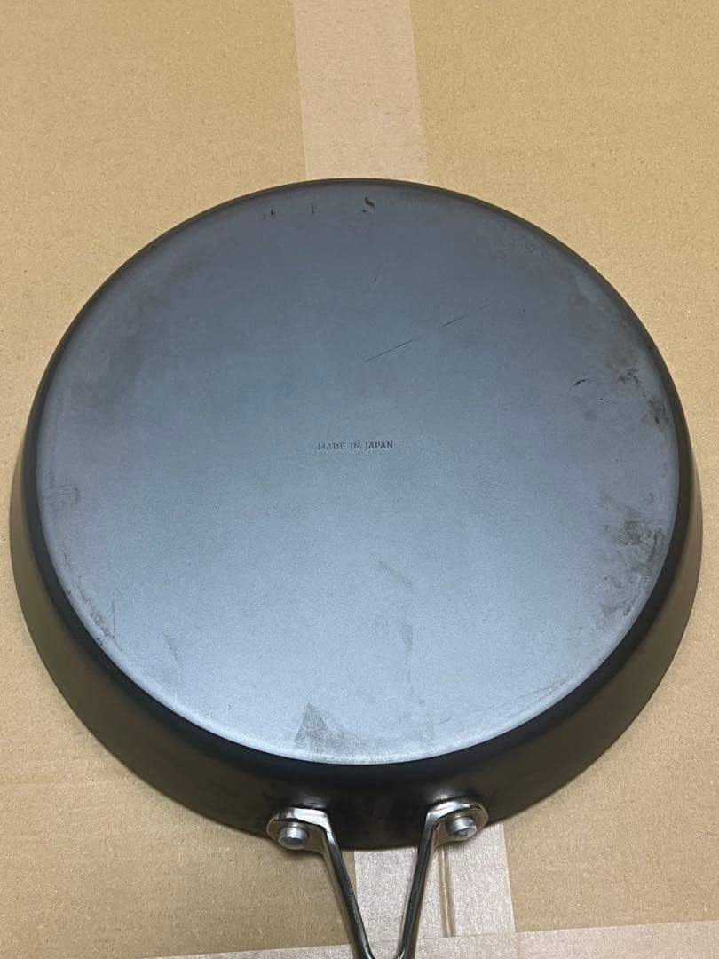 涅　IH対応窒化鉄フライパン24cm(フタ付き）