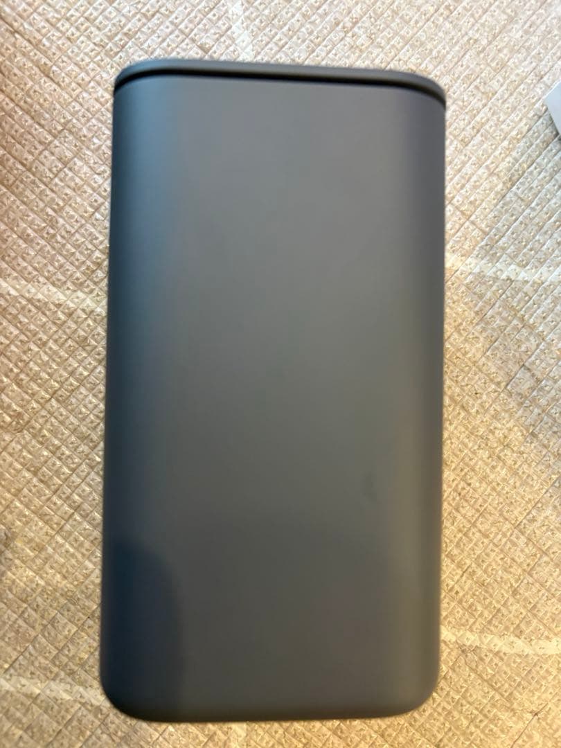 使用期間4ヶ月弱　【美品・箱付き】docomo 5G HR02