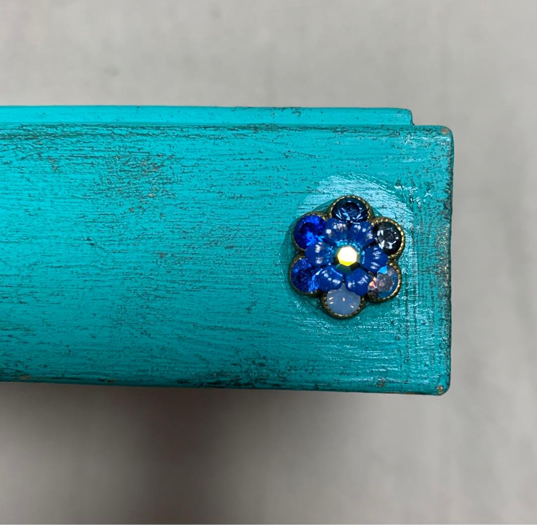 ミハエルネグリンのノベルティ　お花付きリングトレー