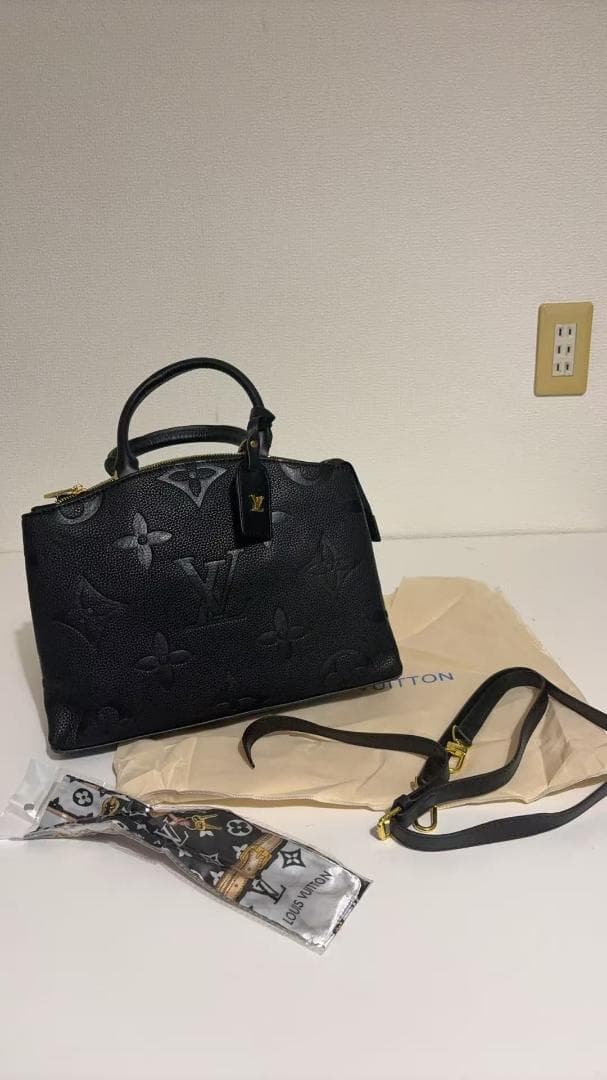 木製ランチョンマット 花びら模様