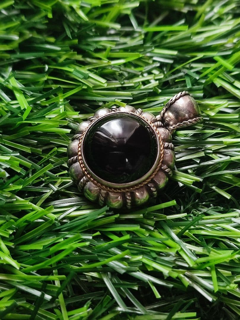 925シルバーと18Kゴールドのヴィンテージオニキスペンダント