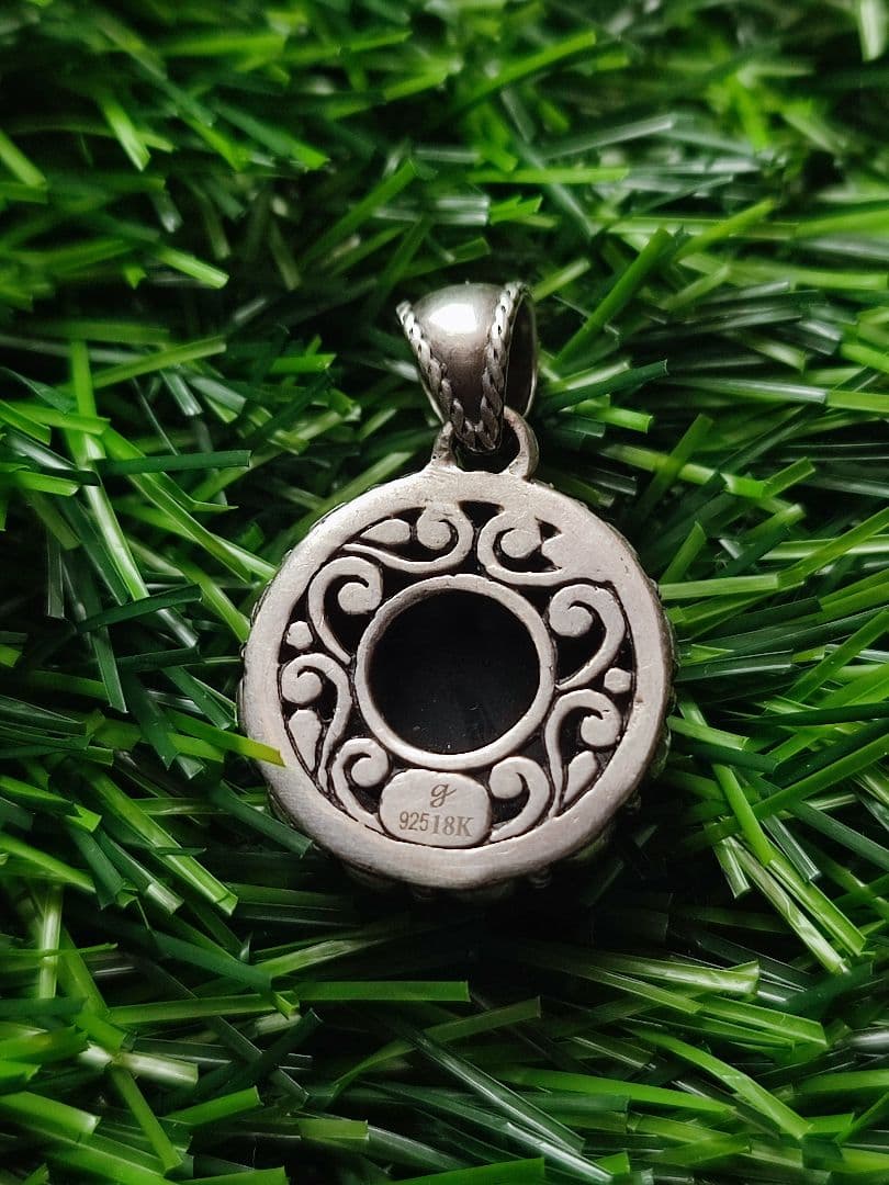 925シルバーと18Kゴールドのヴィンテージオニキスペンダント