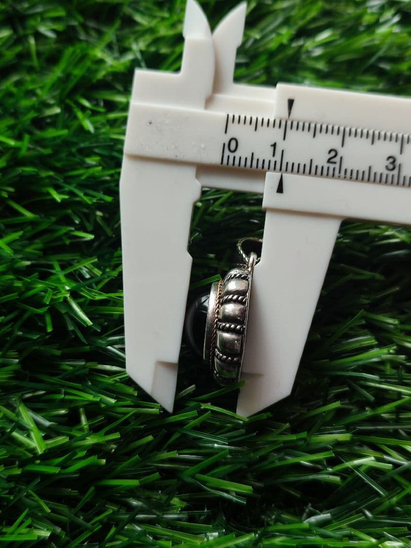 925シルバーと18Kゴールドのヴィンテージオニキスペンダント