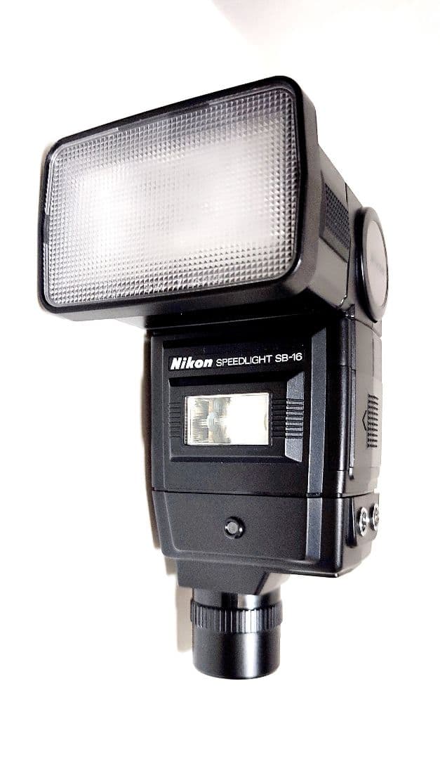 ニコンF３HP　フイルムカメラズームレンズ付き　ストロボセット中古良品　取説付き