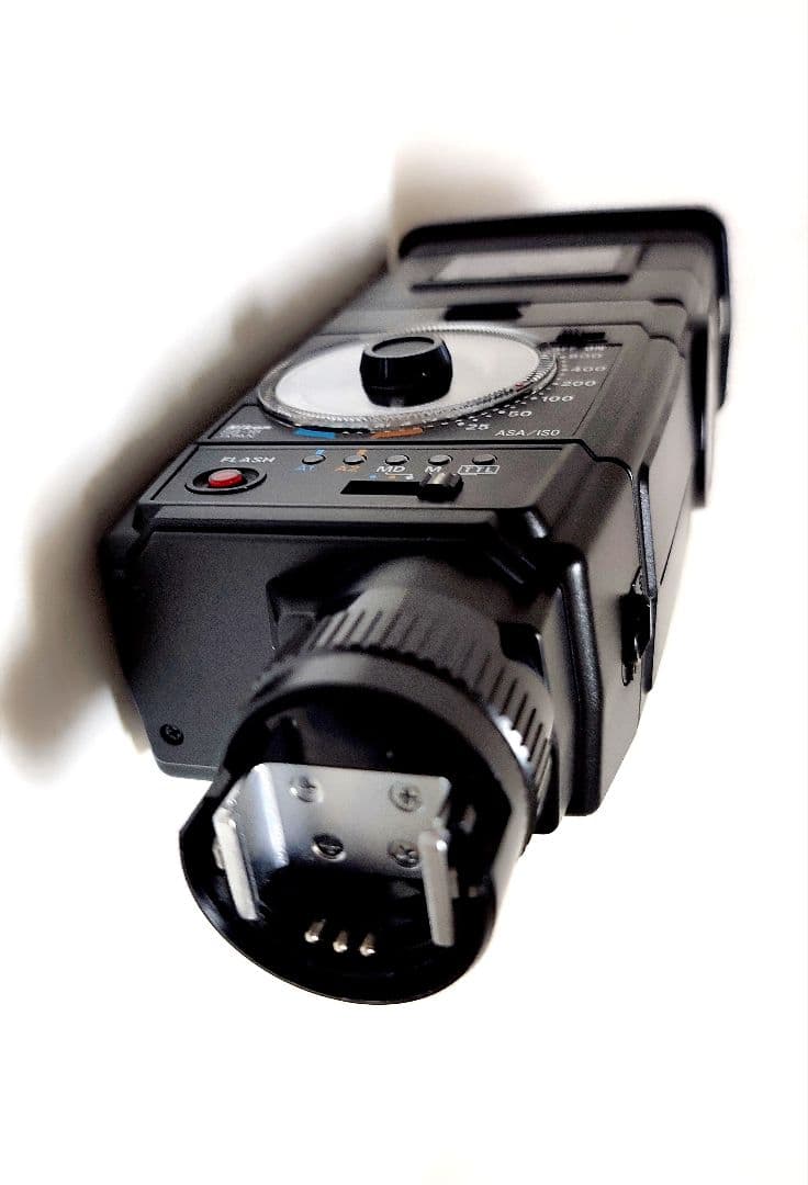 ニコンF３HP　フイルムカメラズームレンズ付き　ストロボセット中古良品　取説付き