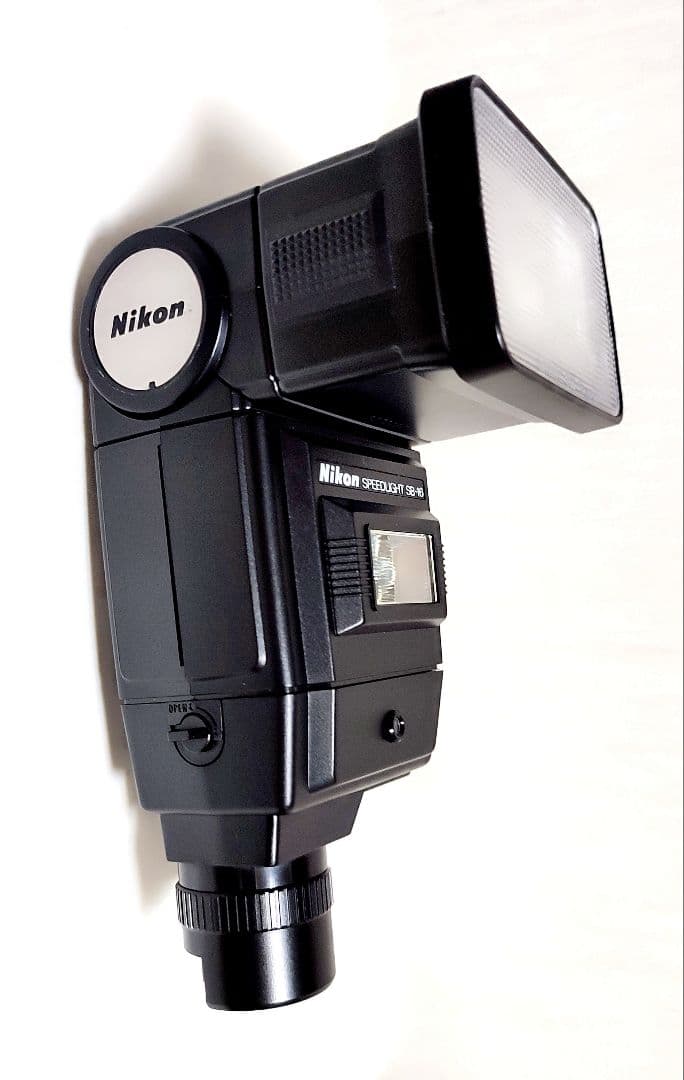 ニコンF３HP　フイルムカメラズームレンズ付き　ストロボセット中古良品　取説付き