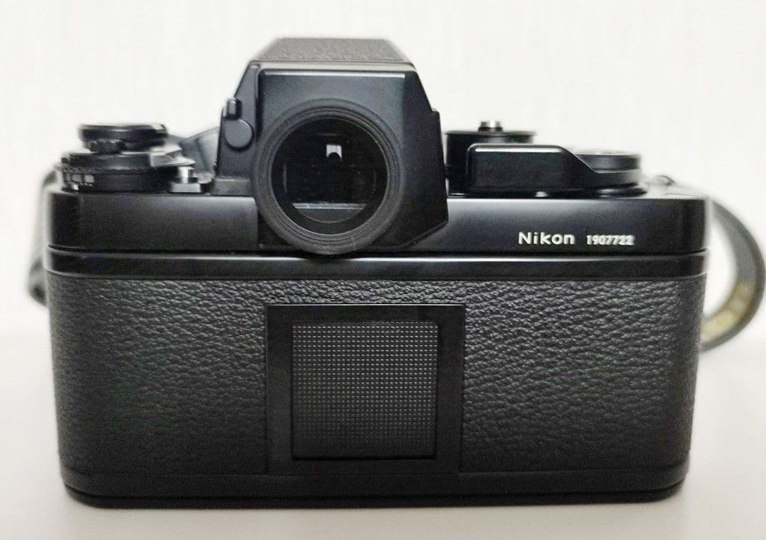 ニコンF３HP　フイルムカメラズームレンズ付き　ストロボセット中古良品　取説付き