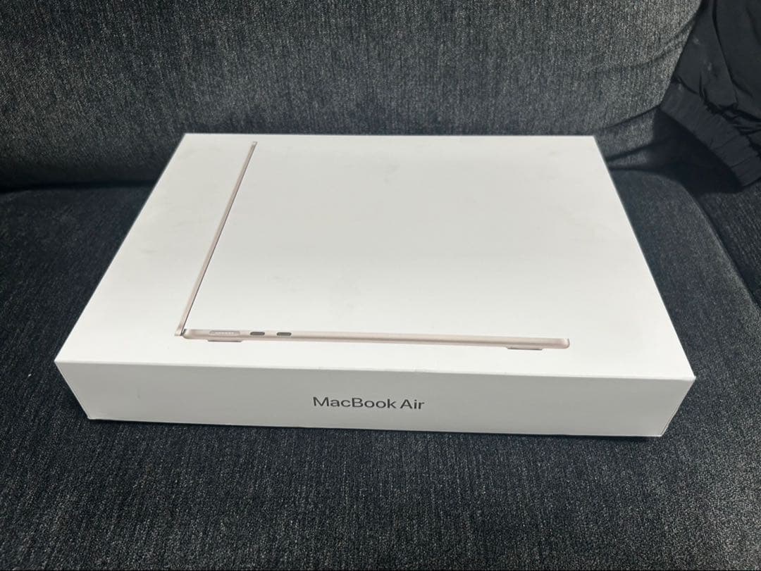ほぼ新品　13インチMacBook Air M4 16GB 256GB