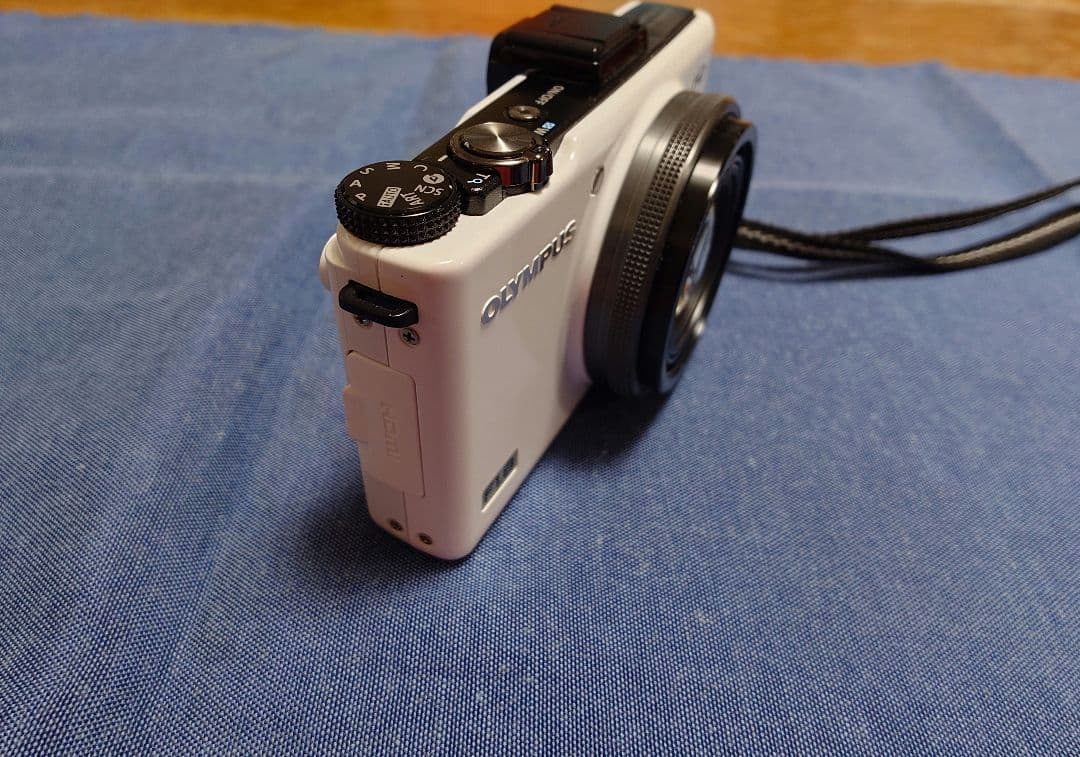 OLYMPUS xz-1 純正充電器付き