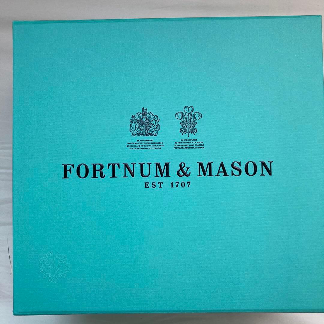 FORTNUM&MASON　紅茶、ママレードジャム、クッキー　ギフトセット