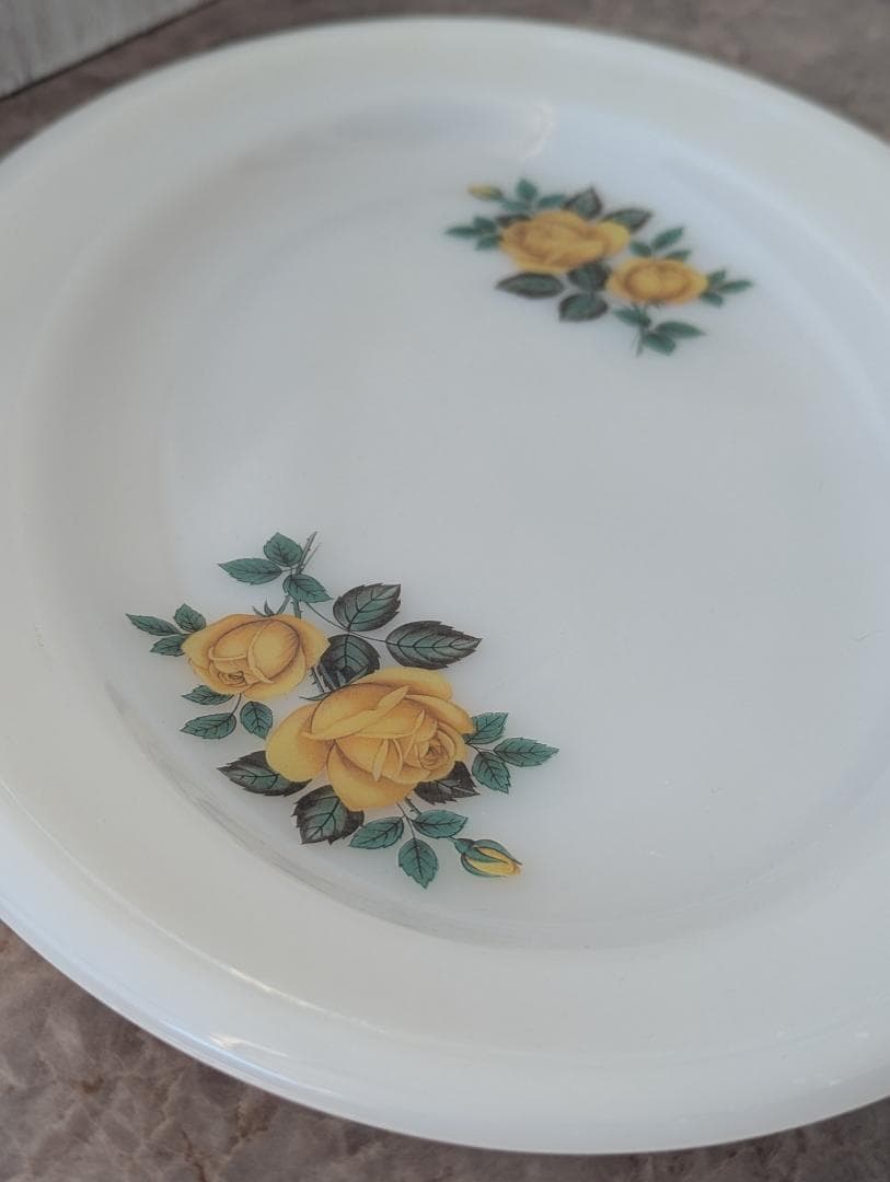 ヴィンテージ パイレックス / フェニックス 　ミルクガラス　イエローローズ