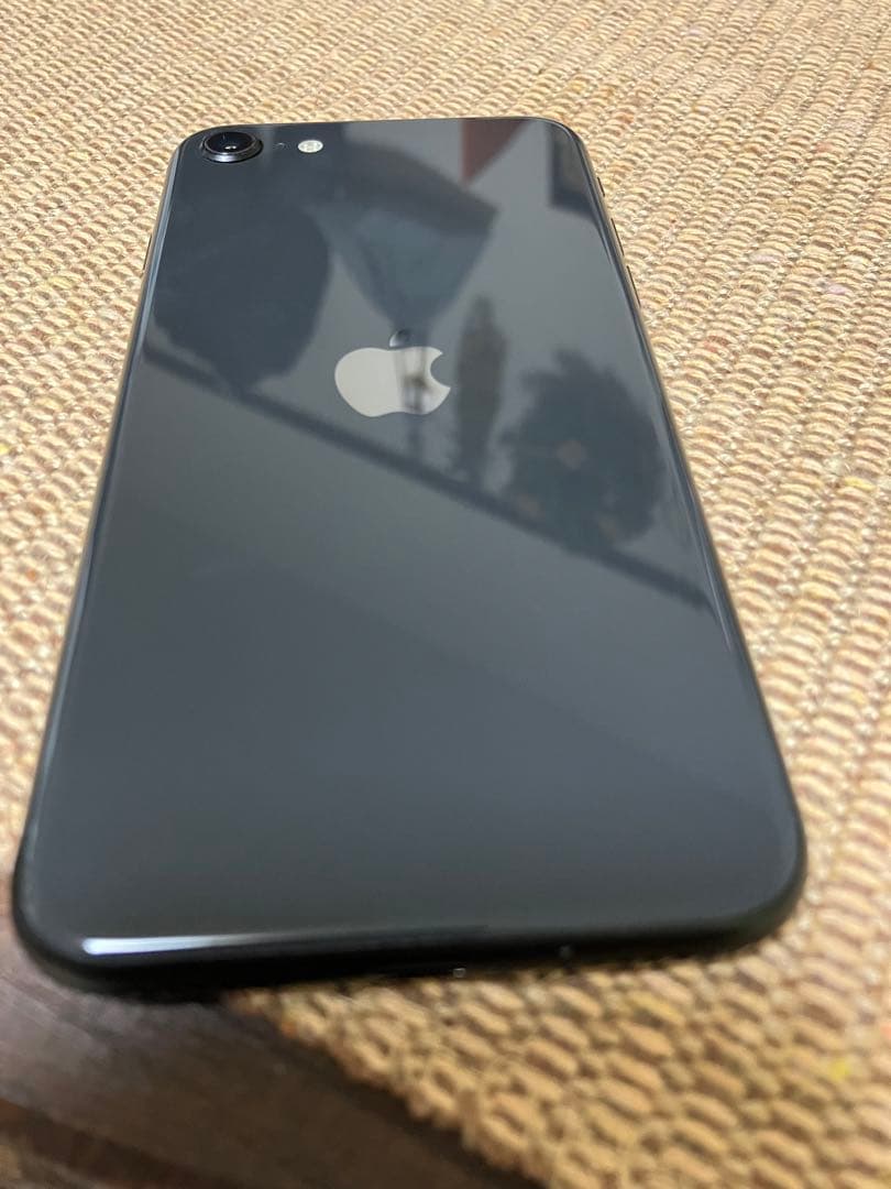 iPhone SE 第2世代 (SE2) ブラック 128 GB au