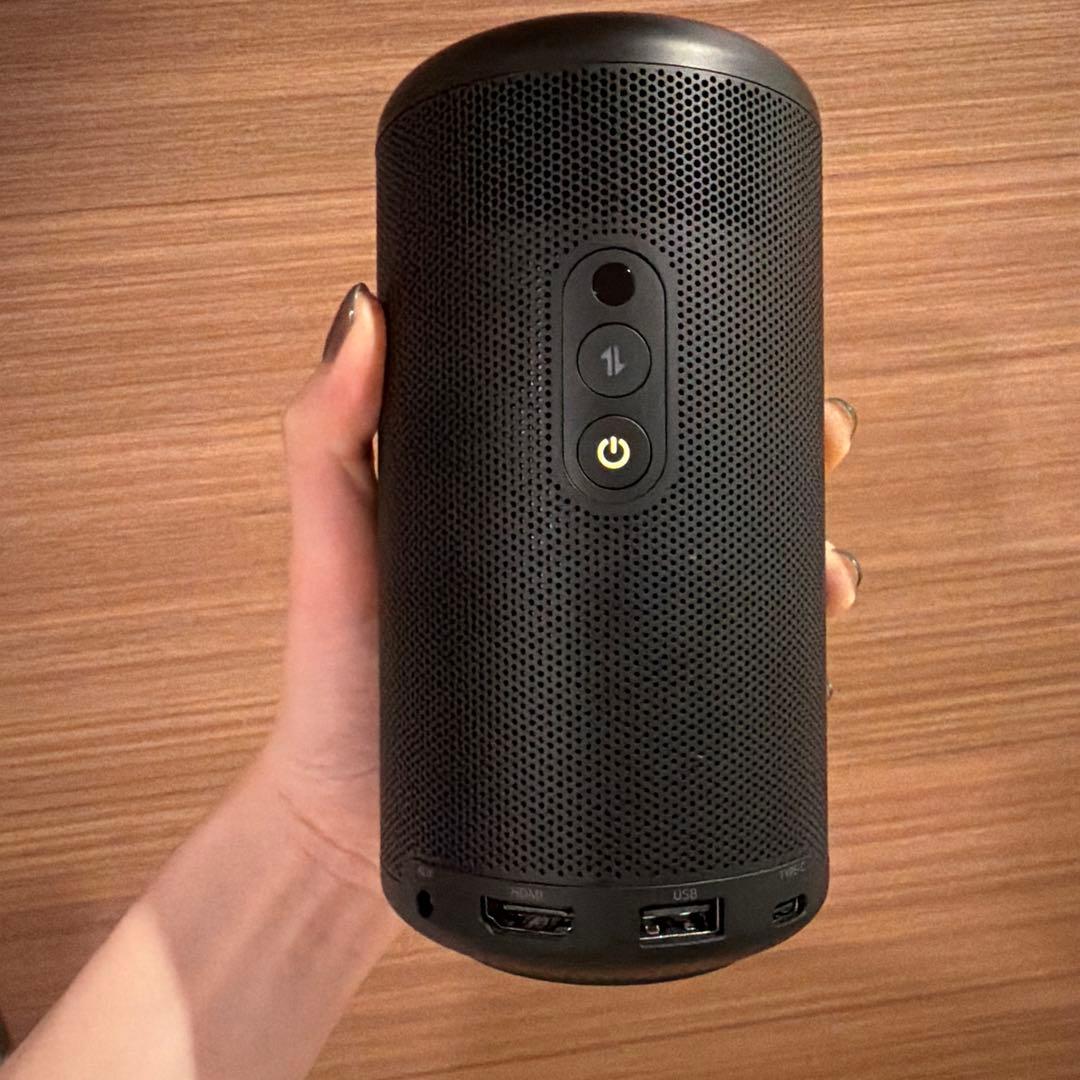 NEBULA Capsule II プロジェクター 本体と三脚