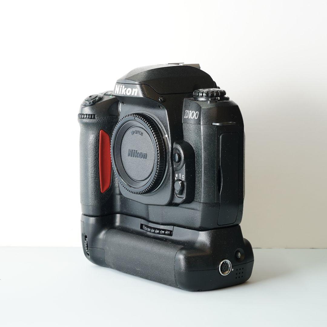 ニコン Nikon D100 デジタル一眼レフカメラ　バッテリーグリップ付き