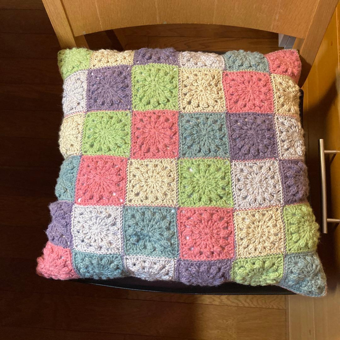 モチーフ編みクッション40×40