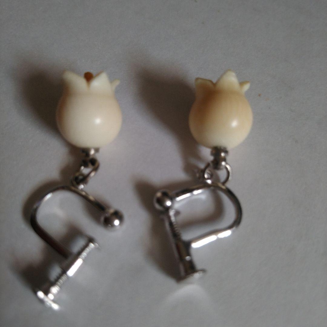 10mm x 10mm すずらんイヤリング