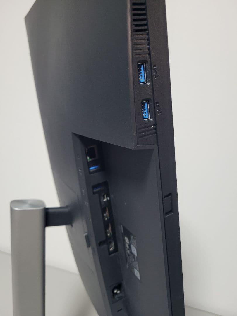 DELL P2722HE プロフェッショナル27インチ USB-C ハブ モニタ