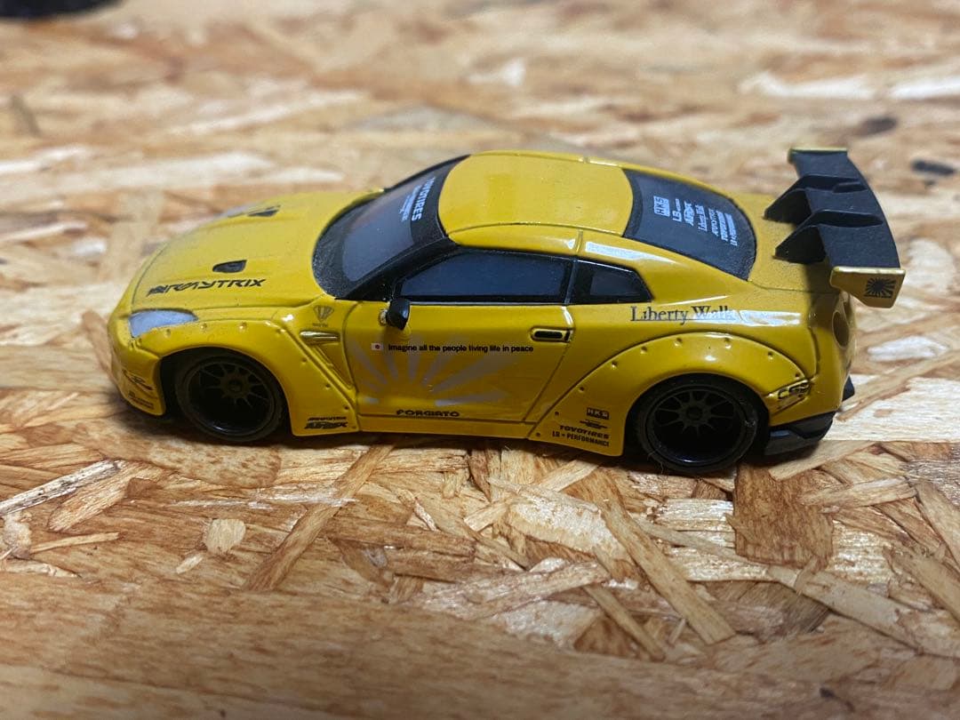 リバティーウォークＲ35GTRミニカー