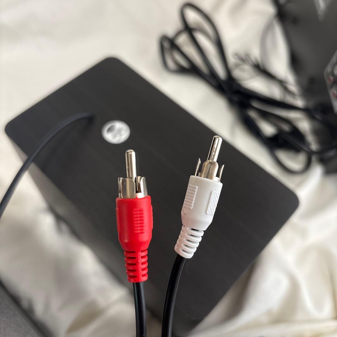 《BOOS》33Wパワーアンプ搭載　胸を突く重低音、透明感のある高音　スピーカー