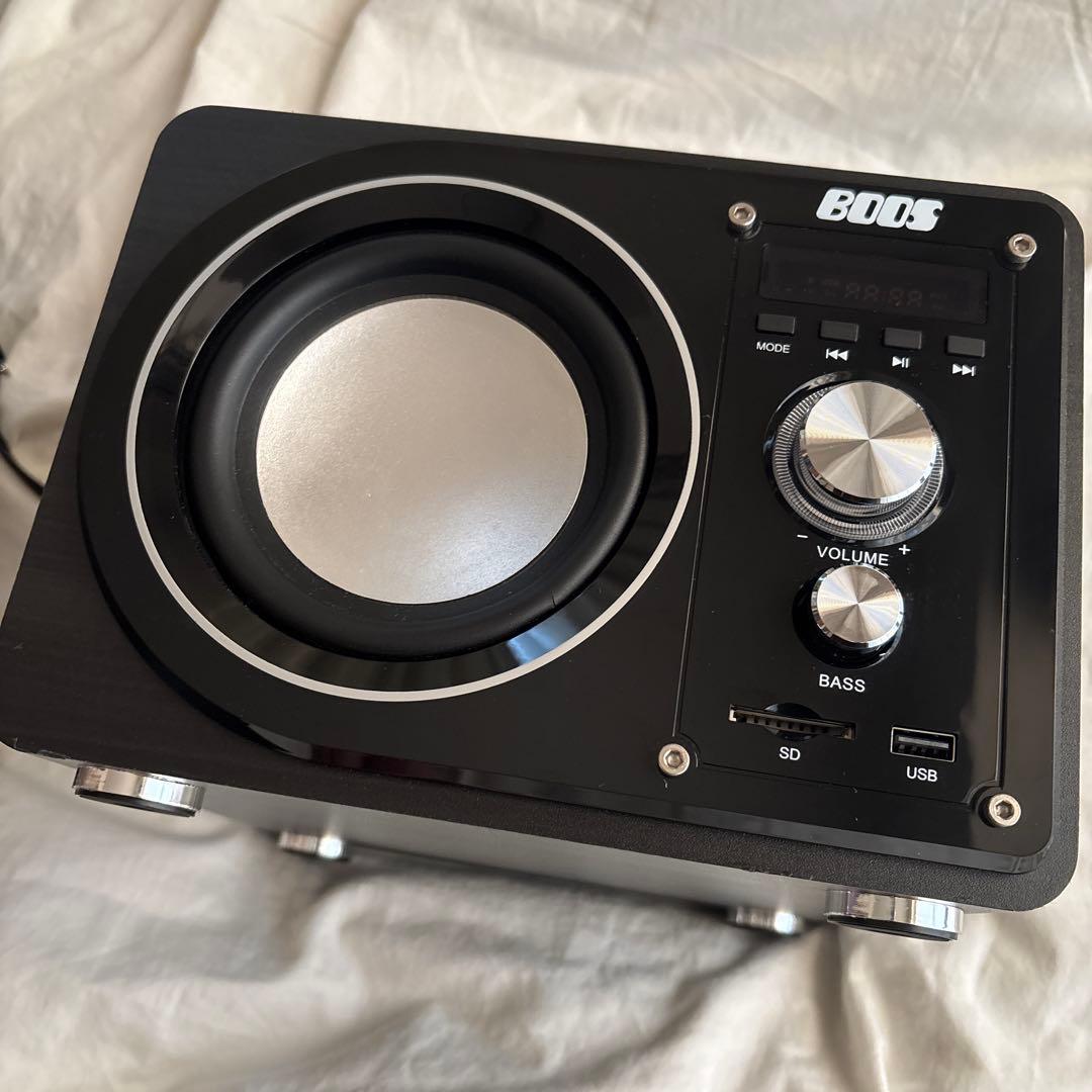 《BOOS》33Wパワーアンプ搭載　胸を突く重低音、透明感のある高音　スピーカー