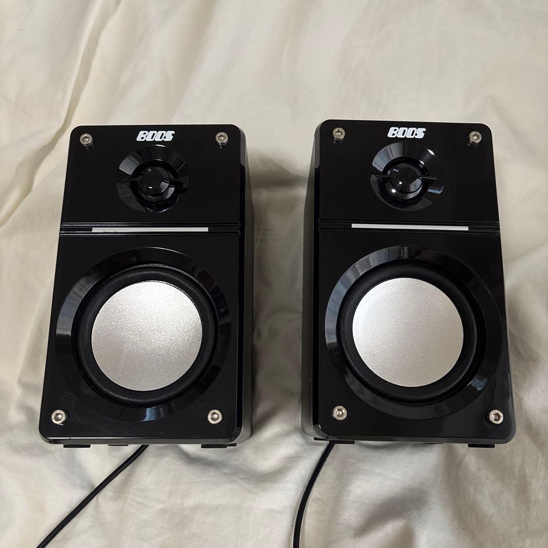 《BOOS》33Wパワーアンプ搭載　胸を突く重低音、透明感のある高音　スピーカー