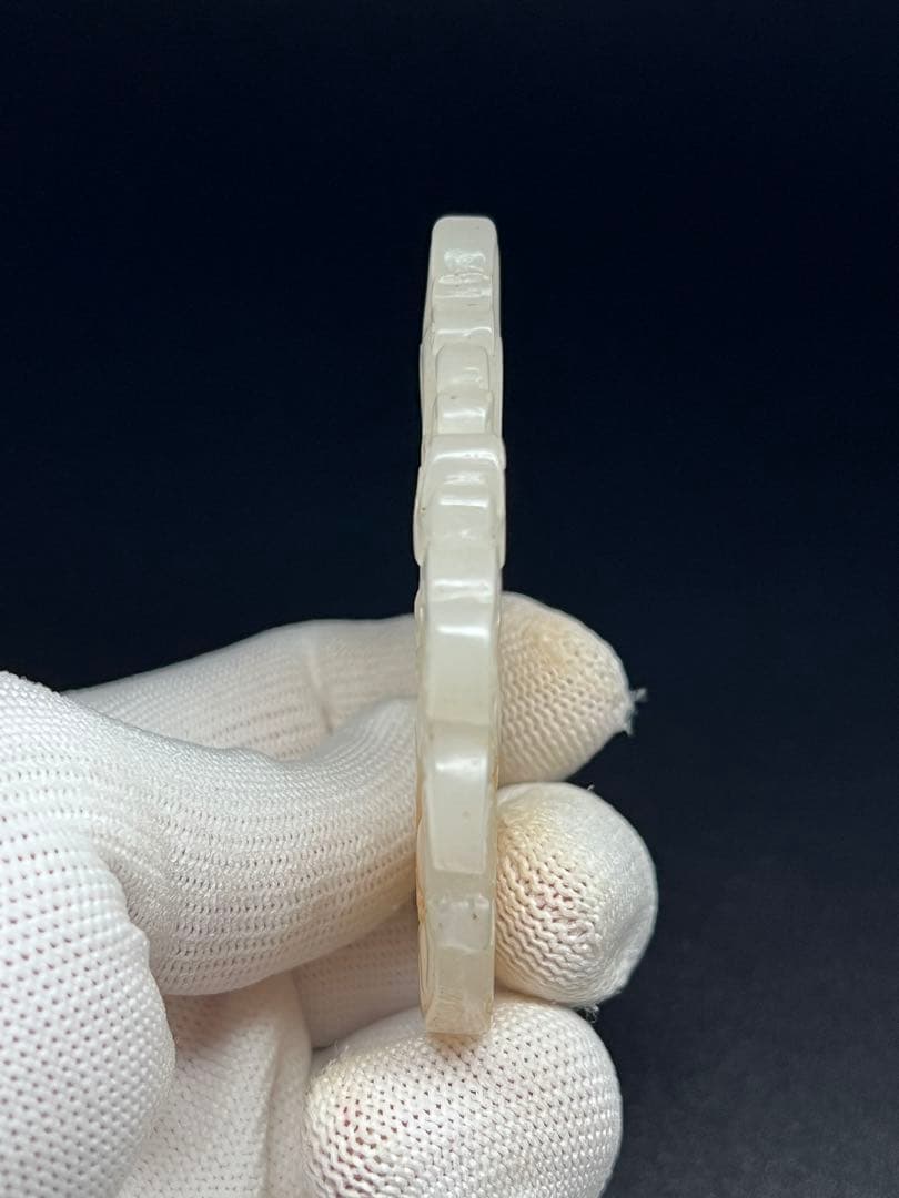 中国古美術品　古玉　唐物　本和田古玉　骨董品　縁起物　置物　透かし彫り　根付け