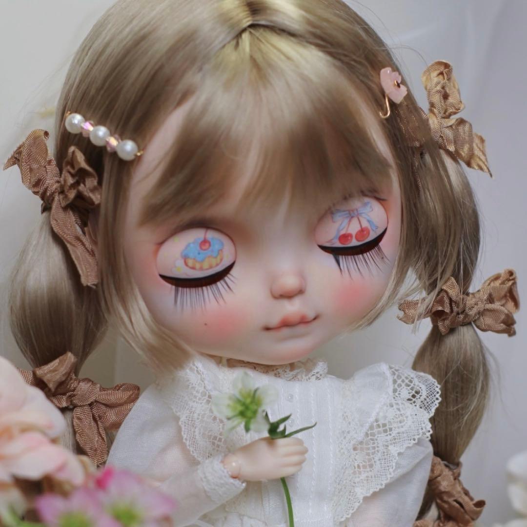 カスタムブライス 人形 海外作家様 かわいい 下唇を噛む 優しい フルセット