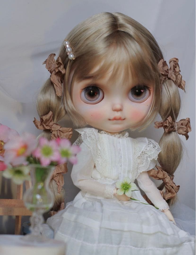 カスタムブライス 人形 海外作家様 かわいい 下唇を噛む 優しい フルセット