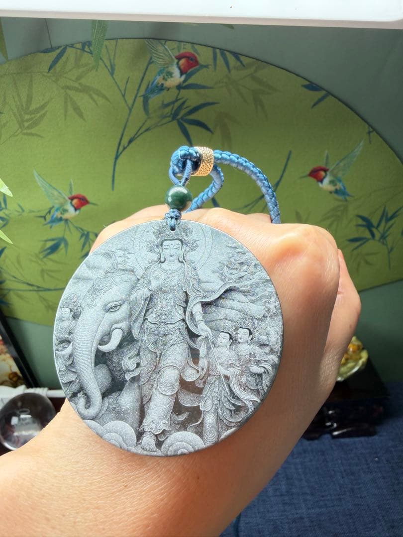 新年お祝い第2弾⭐️天然A貨翡翠　新年開運‼️影彫飛天龍神様&普賢菩薩様　鑑定書付き