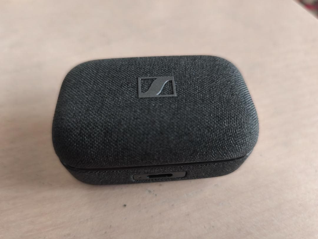ゼンハイザー MOMENTUM True Wireless 4 ケースのみ