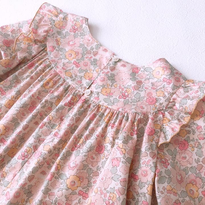 ショルダーフリルブラウス　130サイズ　リバティ　ベッツィ ダウンシャーヒル