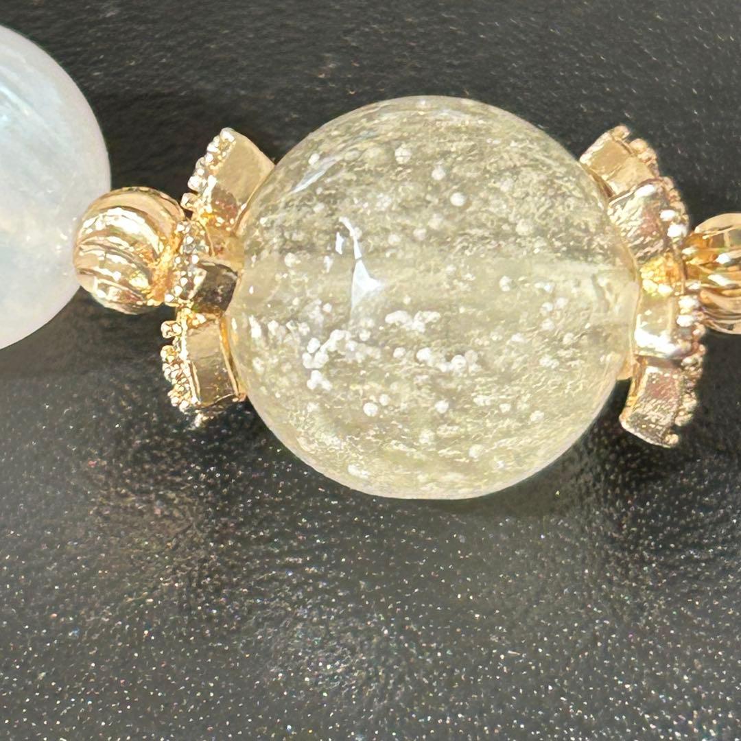 リビアングラス＆ムーンストーンブレスレット　月チャーム付き