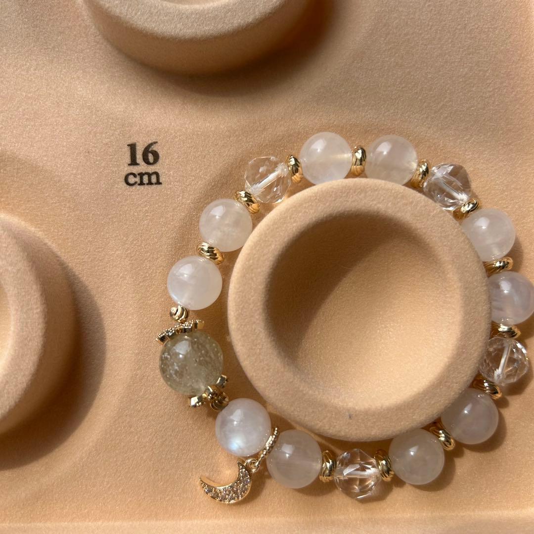 リビアングラス＆ムーンストーンブレスレット　月チャーム付き