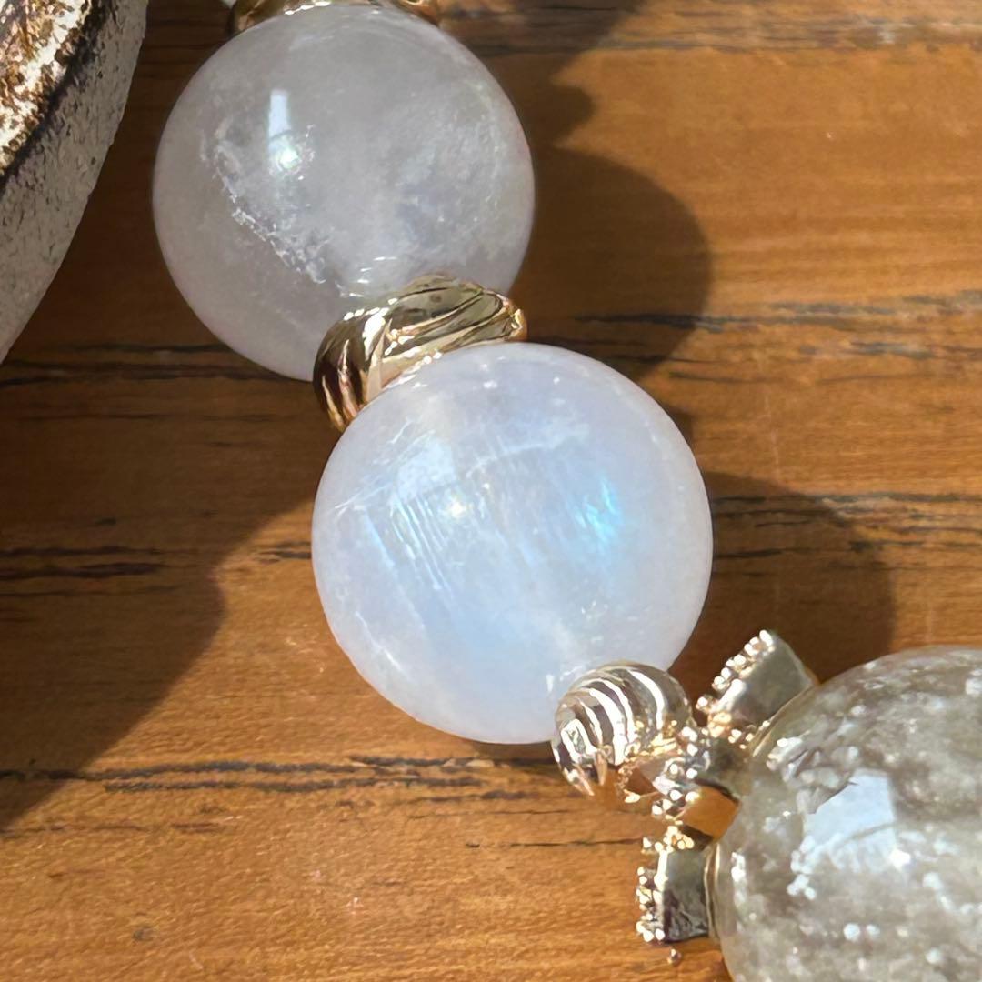 リビアングラス＆ムーンストーンブレスレット　月チャーム付き