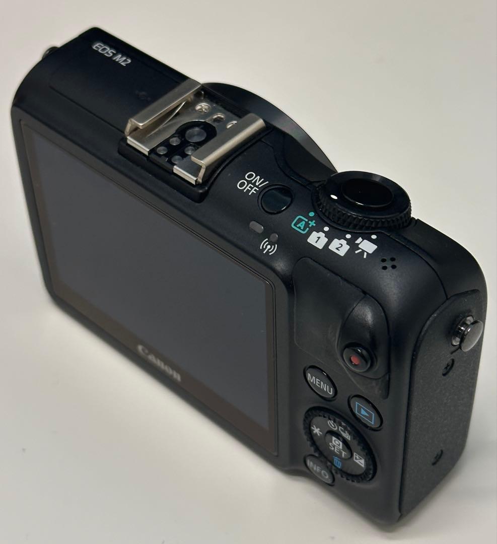 美品　Canon EOS M2 ミラーレス一眼　本体のみ