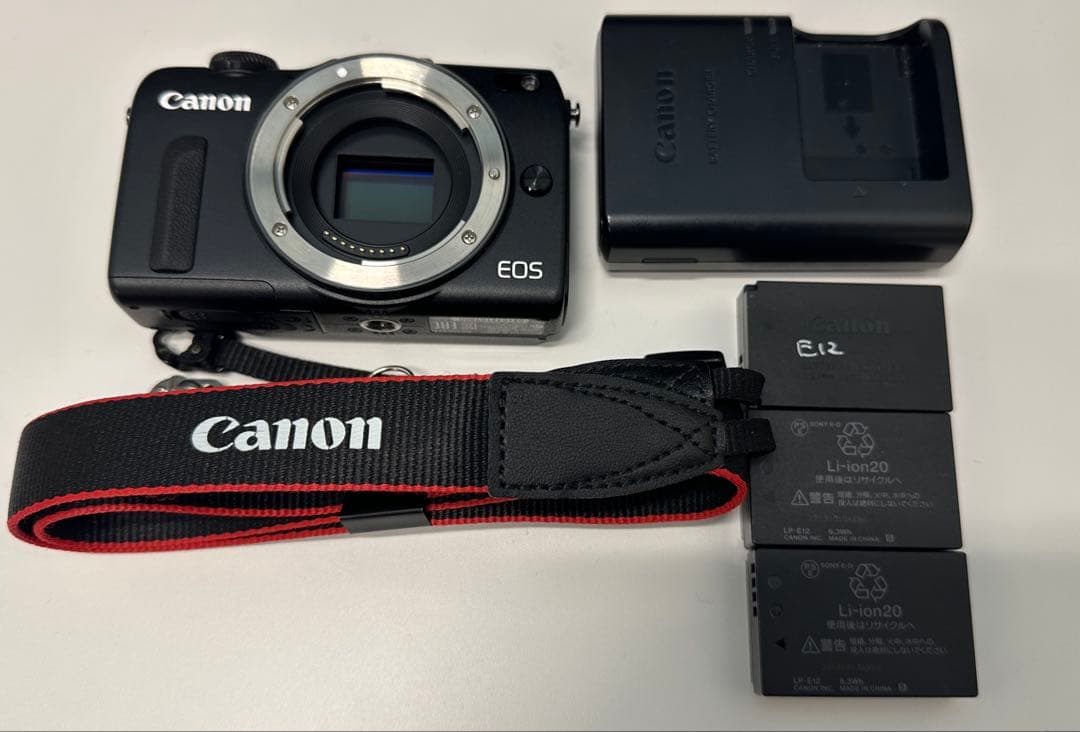 美品　Canon EOS M2 ミラーレス一眼　本体のみ