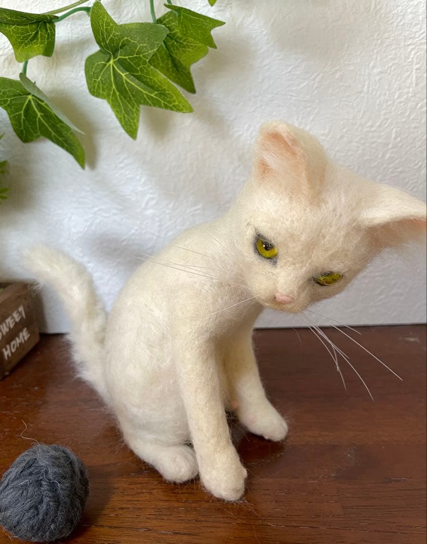 白猫 羊毛フェルト