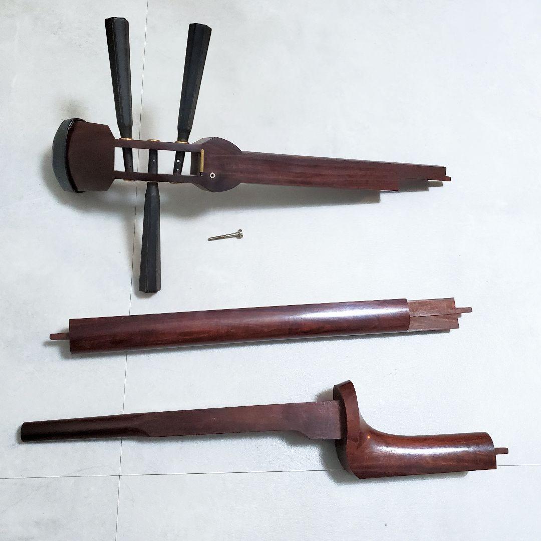 希少✨️三味線　紅木トチ　中棹　綾杉胴　東さわり　1本溝　破れあり　ハードケース