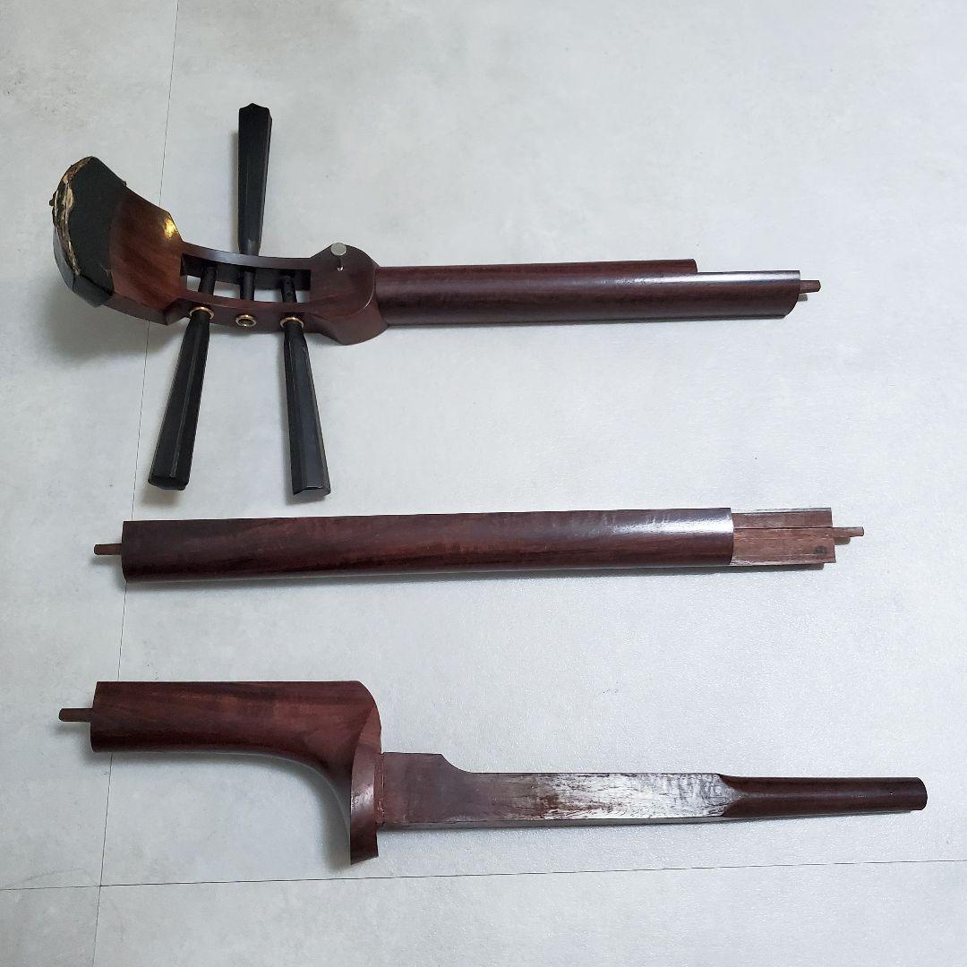 希少✨️三味線　紅木トチ　中棹　綾杉胴　東さわり　1本溝　破れあり　ハードケース